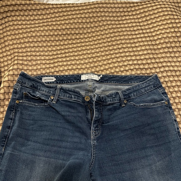 TORRID Boyfriend Cut Cropped Jeans/Denim | Women’s Plus Size 20R - Picture 2 of 4